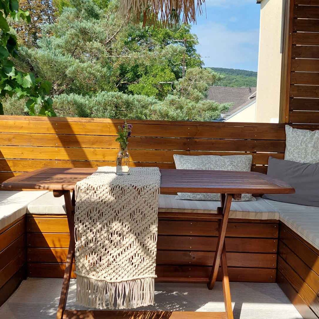 RiRoWohnkunst baut und errichtet Terrassen, Pergolas und Gartenmöbel